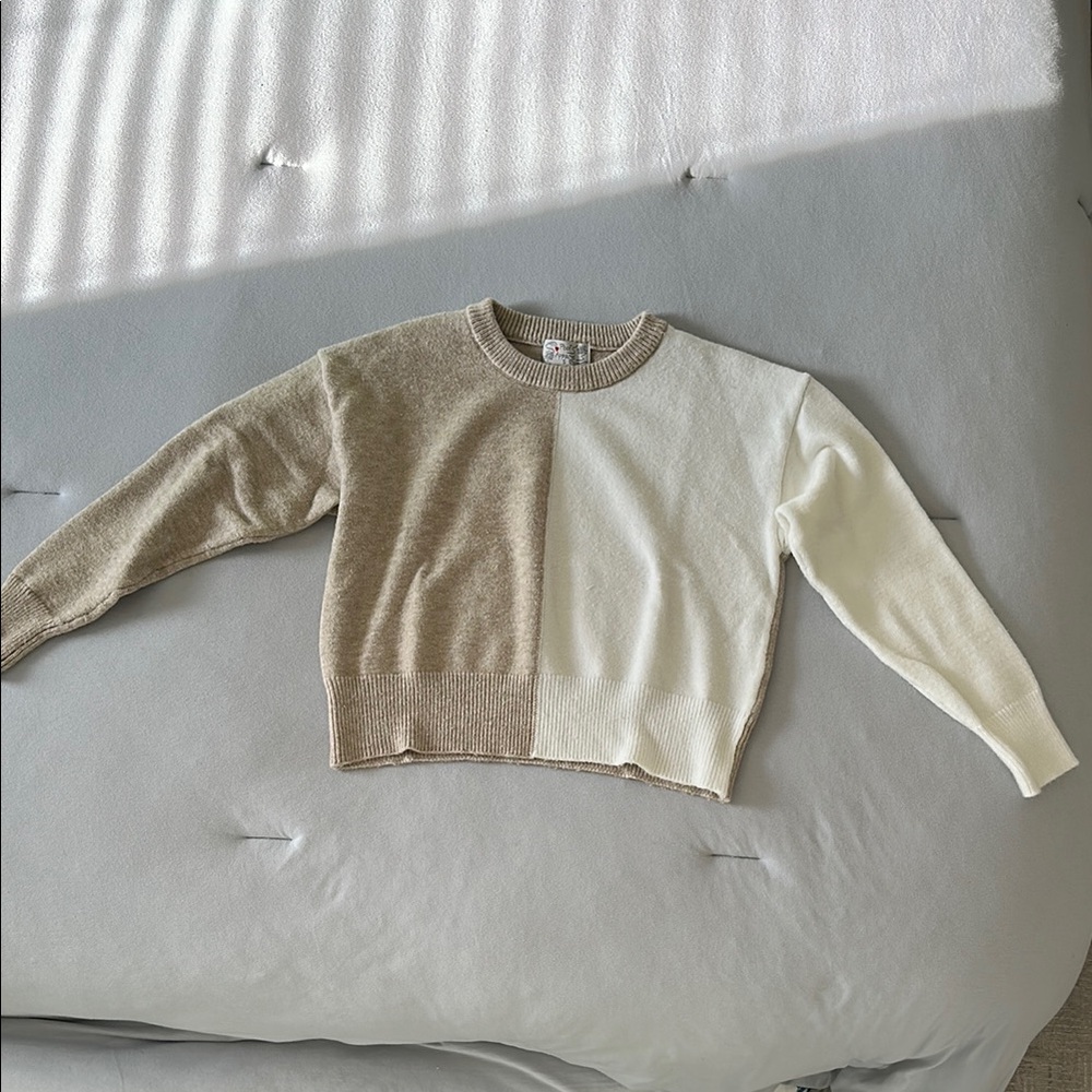 Cream and Tan Crew Neck Sweater with Ribbed Detailing